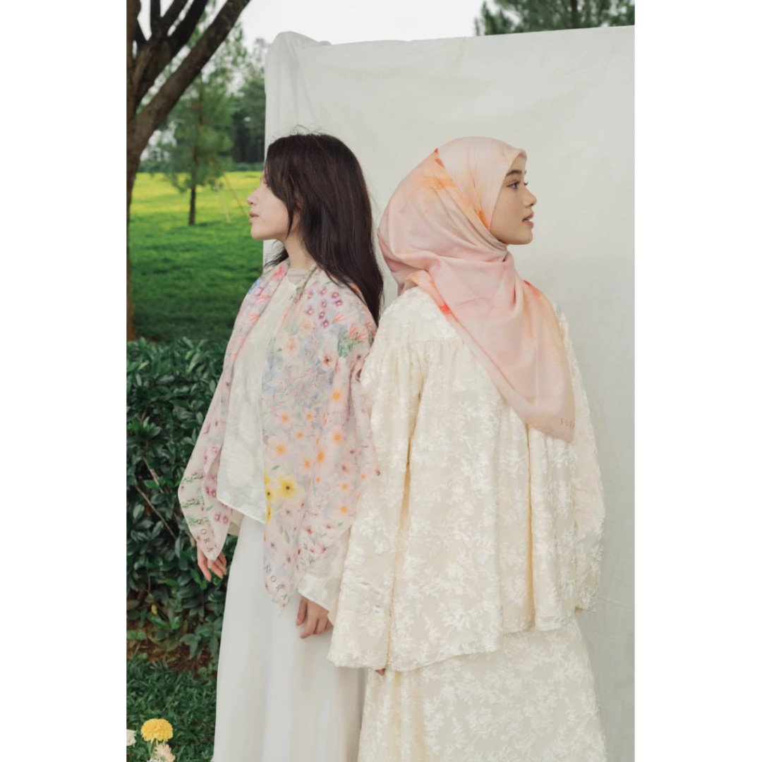 NORA - Seroja Raya 2026 - Blumé Scarf Rona