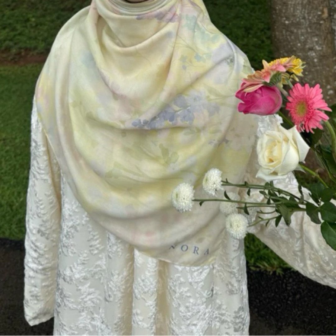 NORA - Seroja Raya 2026 - Blumé Scarf Embun
